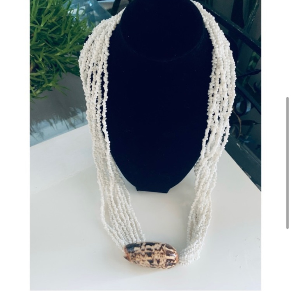 10 Strands w/natural Shell - Picture 2 of 5